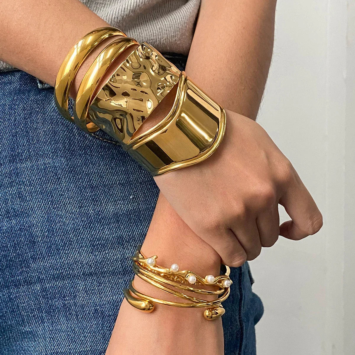 [Royal Vicky]Izza Smooth Gold Cuff