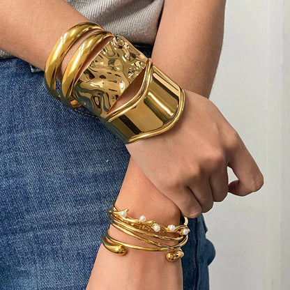 [Royal Vicky]Izza Smooth Gold Cuff