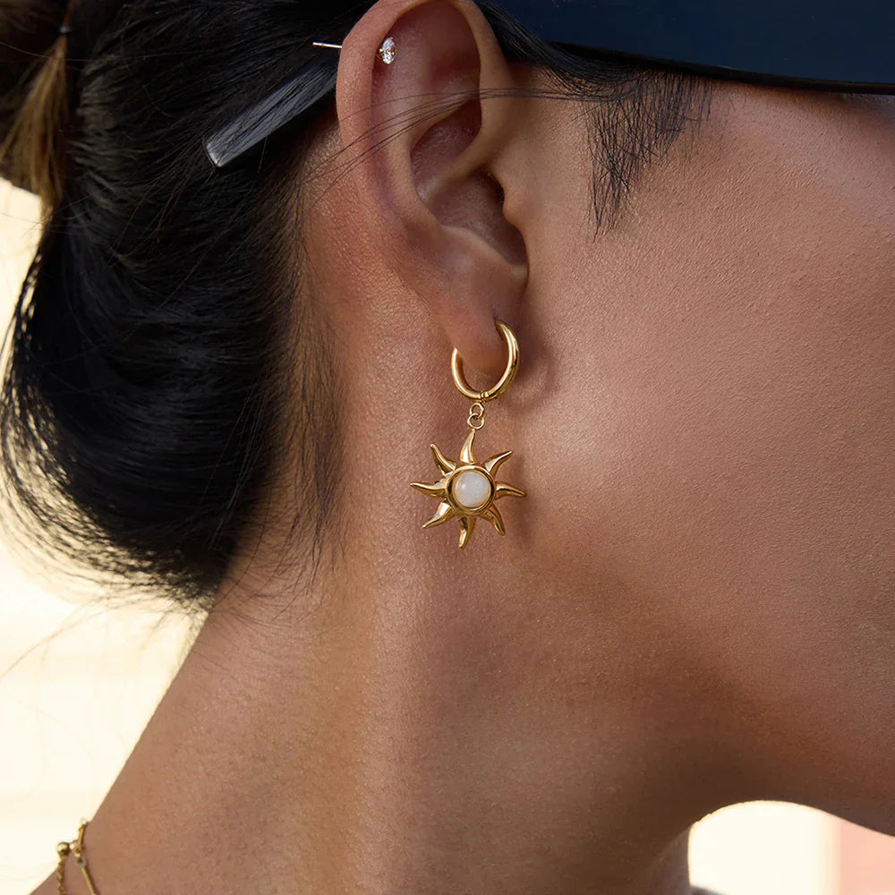 [Royal Vicky]Helia Sun-shaped Moonstone Earrings