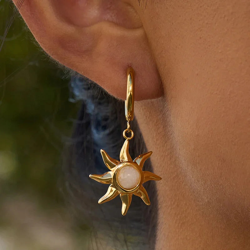 [Royal Vicky]Helia Sun-shaped Moonstone Earrings
