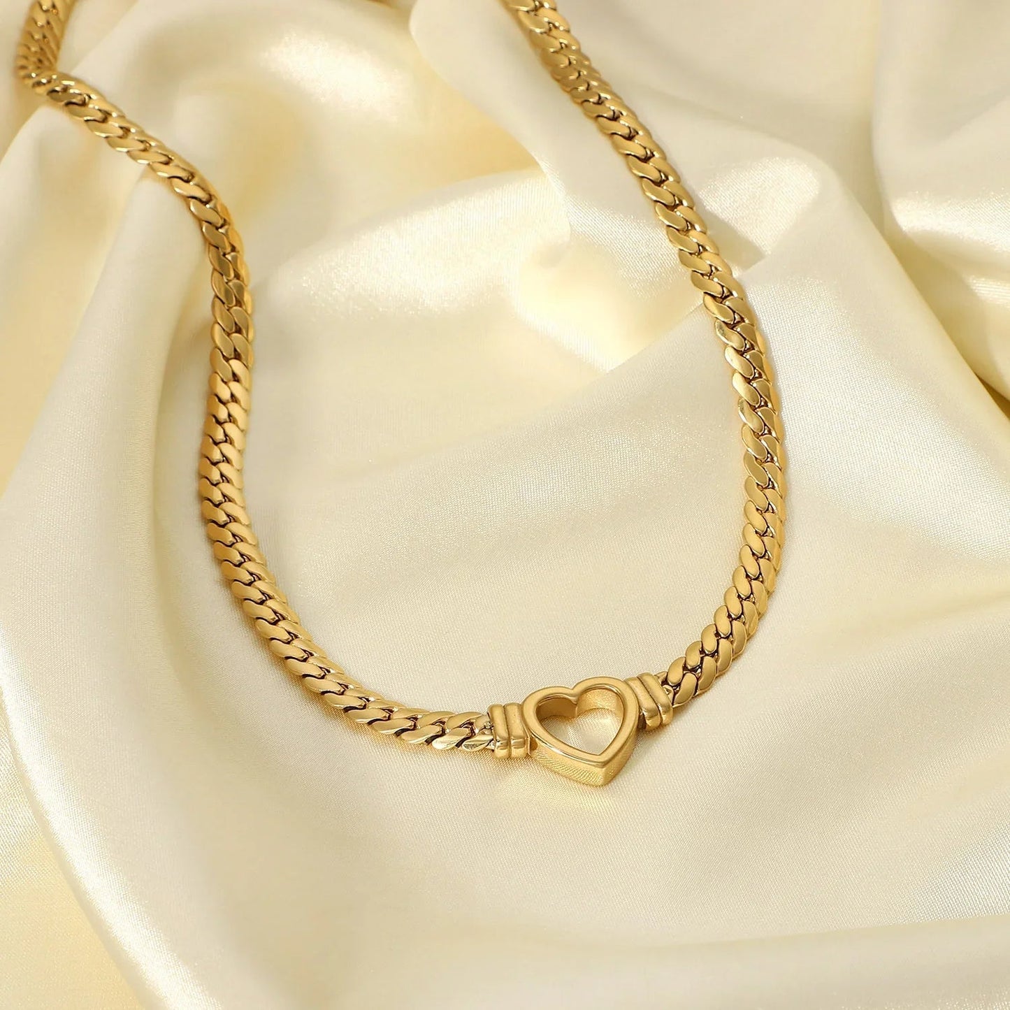 [Royal Vicky]Vali Heart Choker