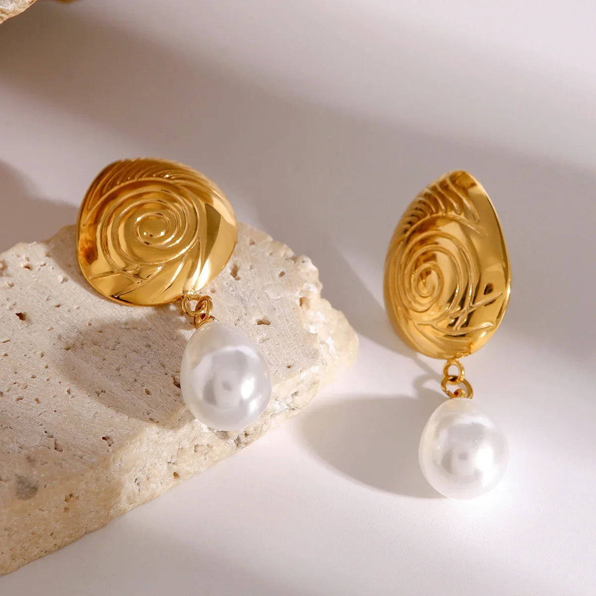 [Royal Vicky]Eleonora Freshwater Pearl Earrings