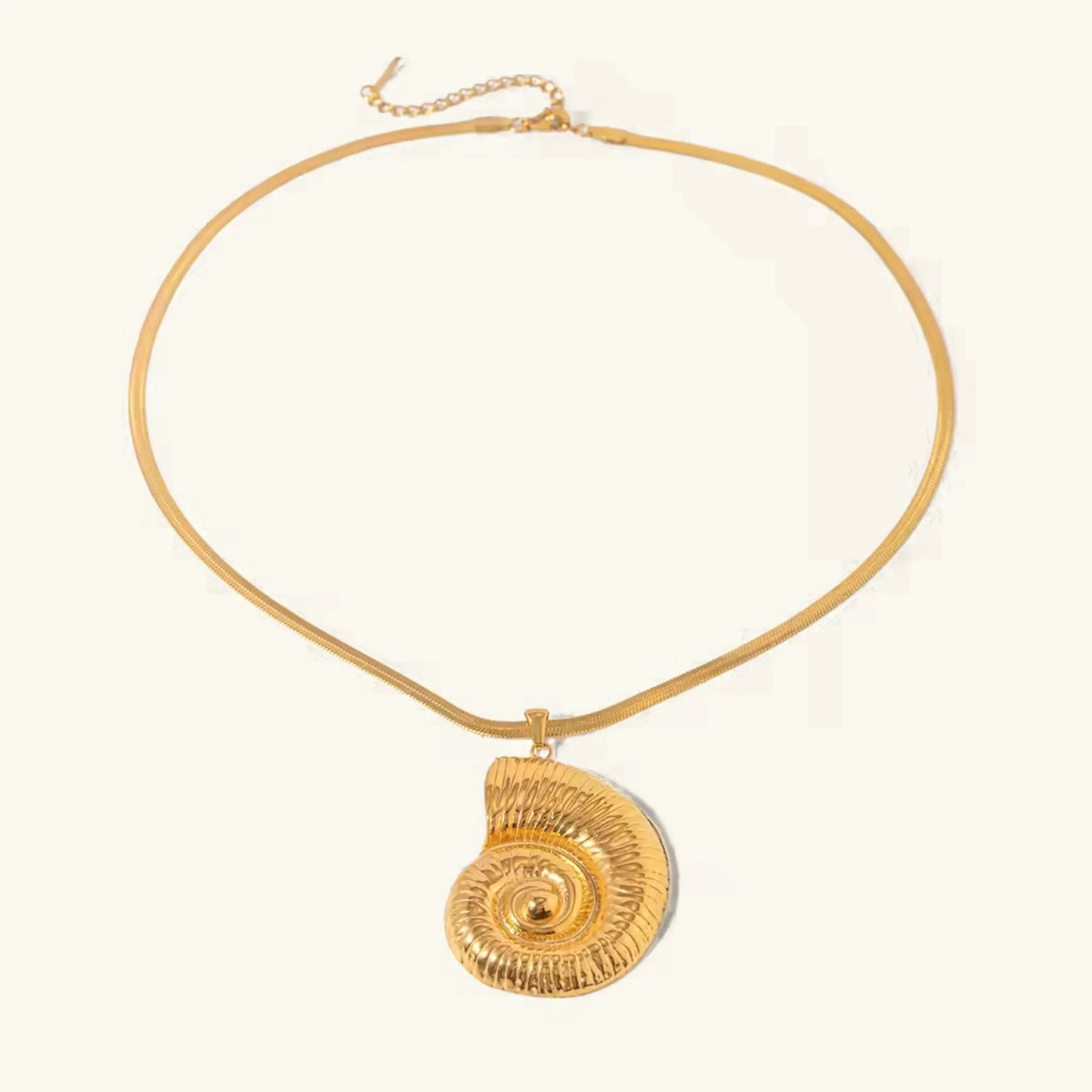 [Royal Vicky]Cascadia Nautilus Gold Necklace
