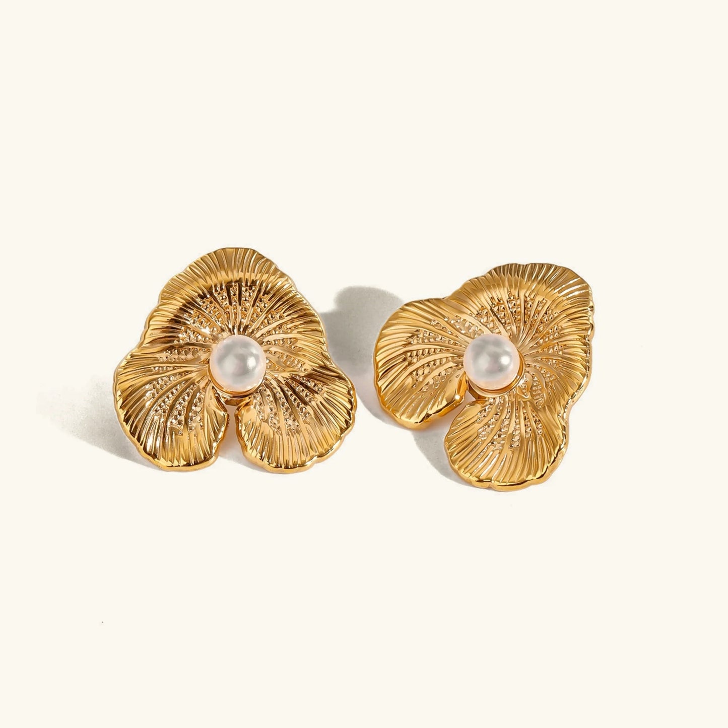 [Royal Vicky]Klara Floral Pearl Earrings