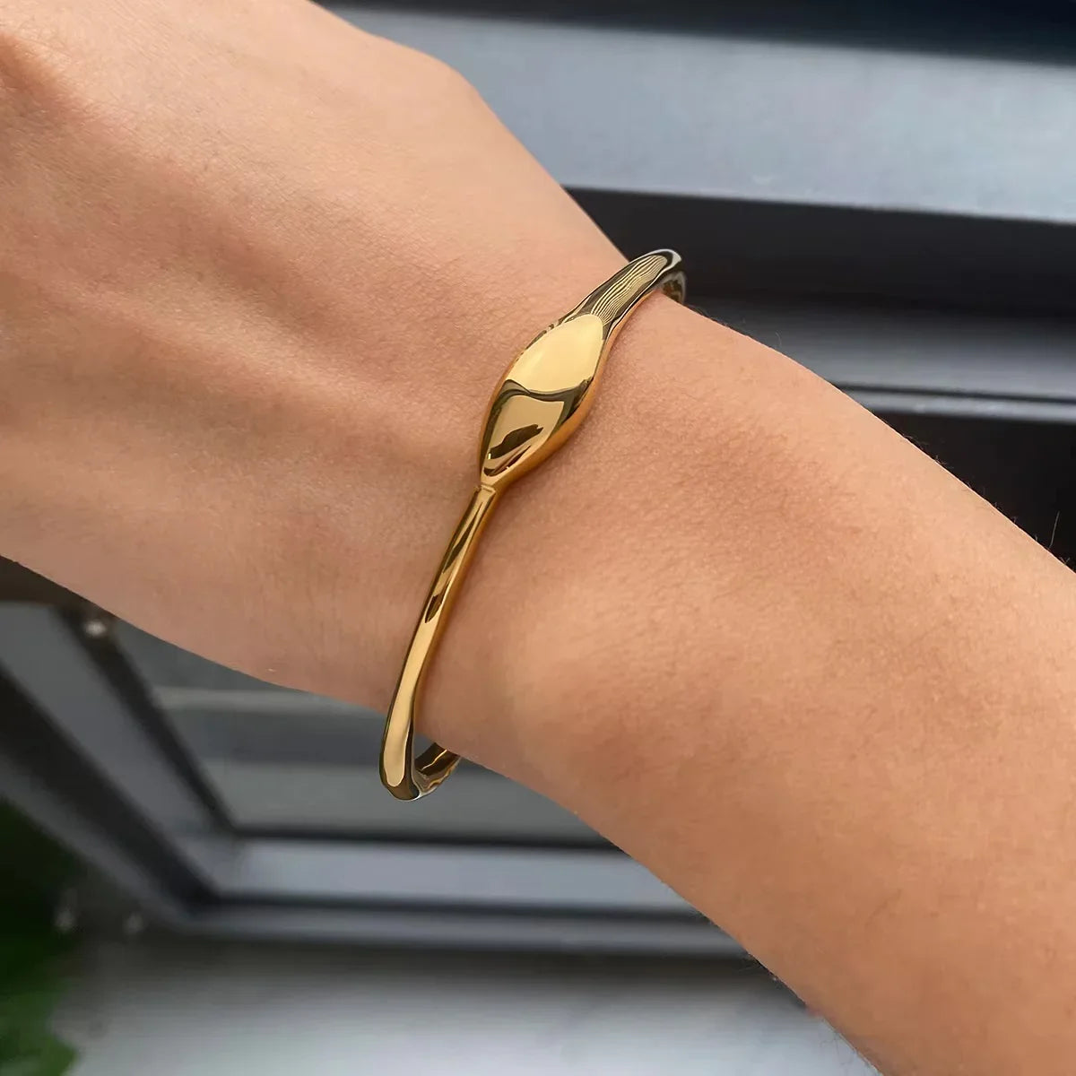[Royal Vicky]Vinny Gold Bangle