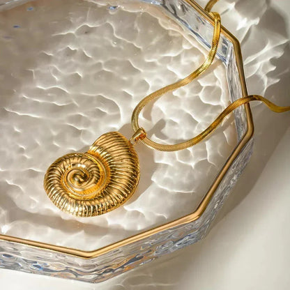 [Royal Vicky]Cascadia Nautilus Gold Necklace
