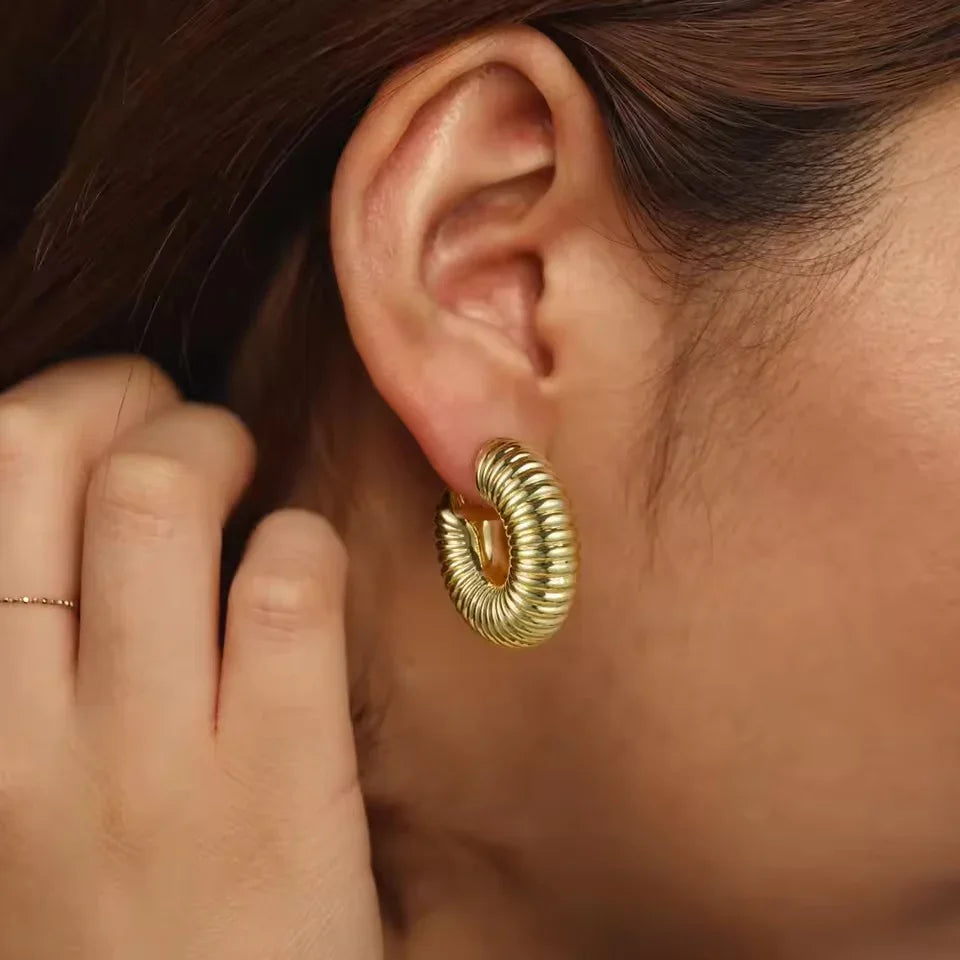 [Royal Vicky]Aubrey Textured Gold Hoops