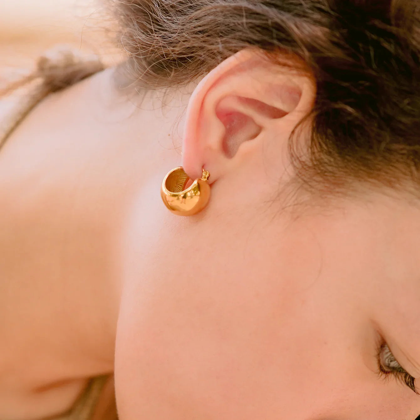 [Royal Vicky]Sunna Gold Huggie Earrings
