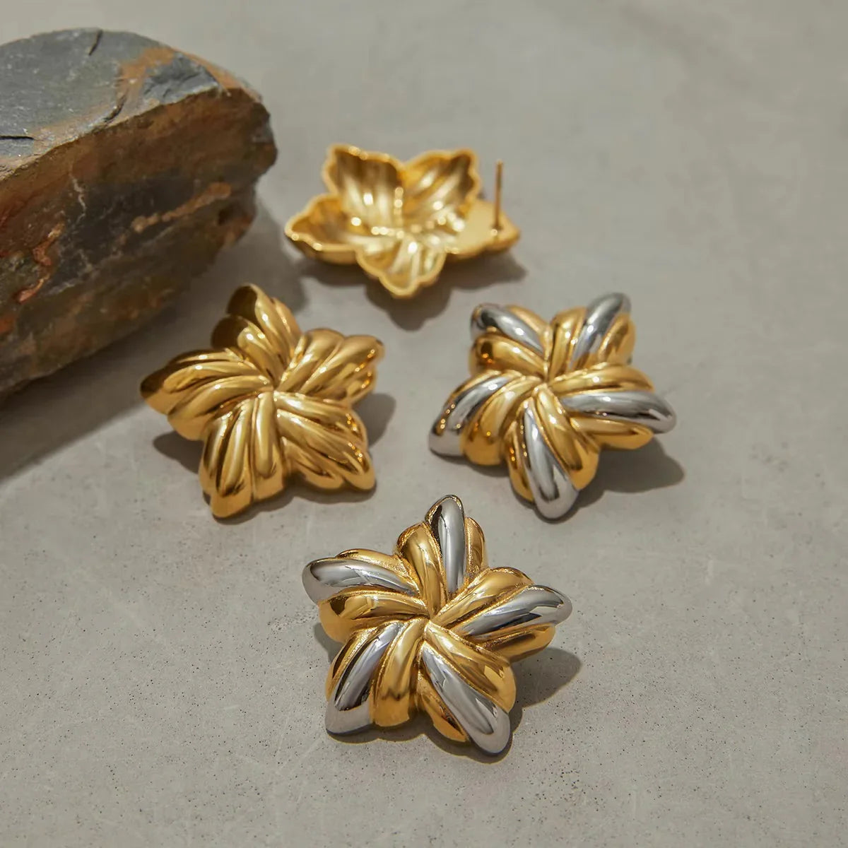 [Royal Vicky]Thymes Gold Star Earrings
