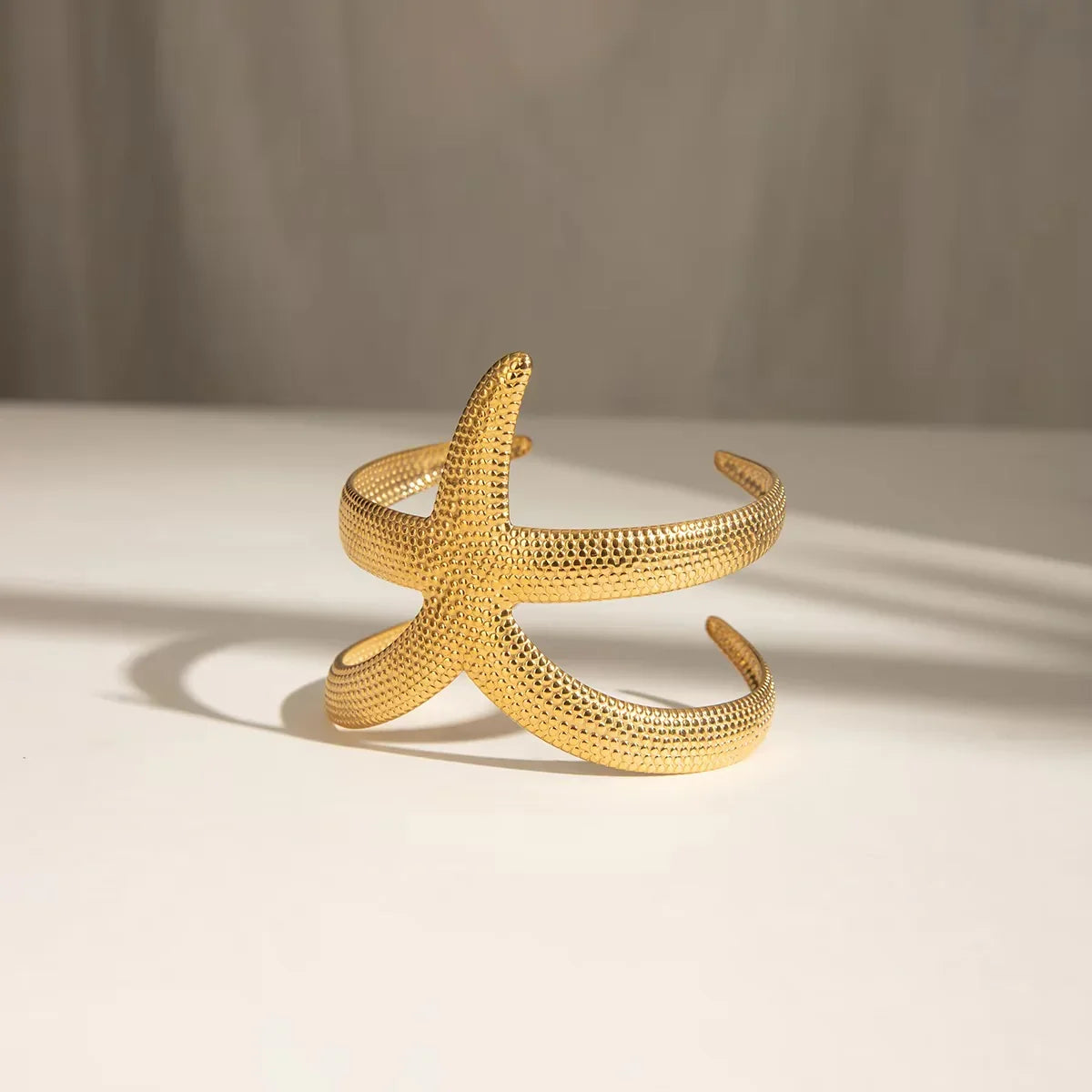 {"[Royal&Vicky]Annika Gold Starfish Cuff"}