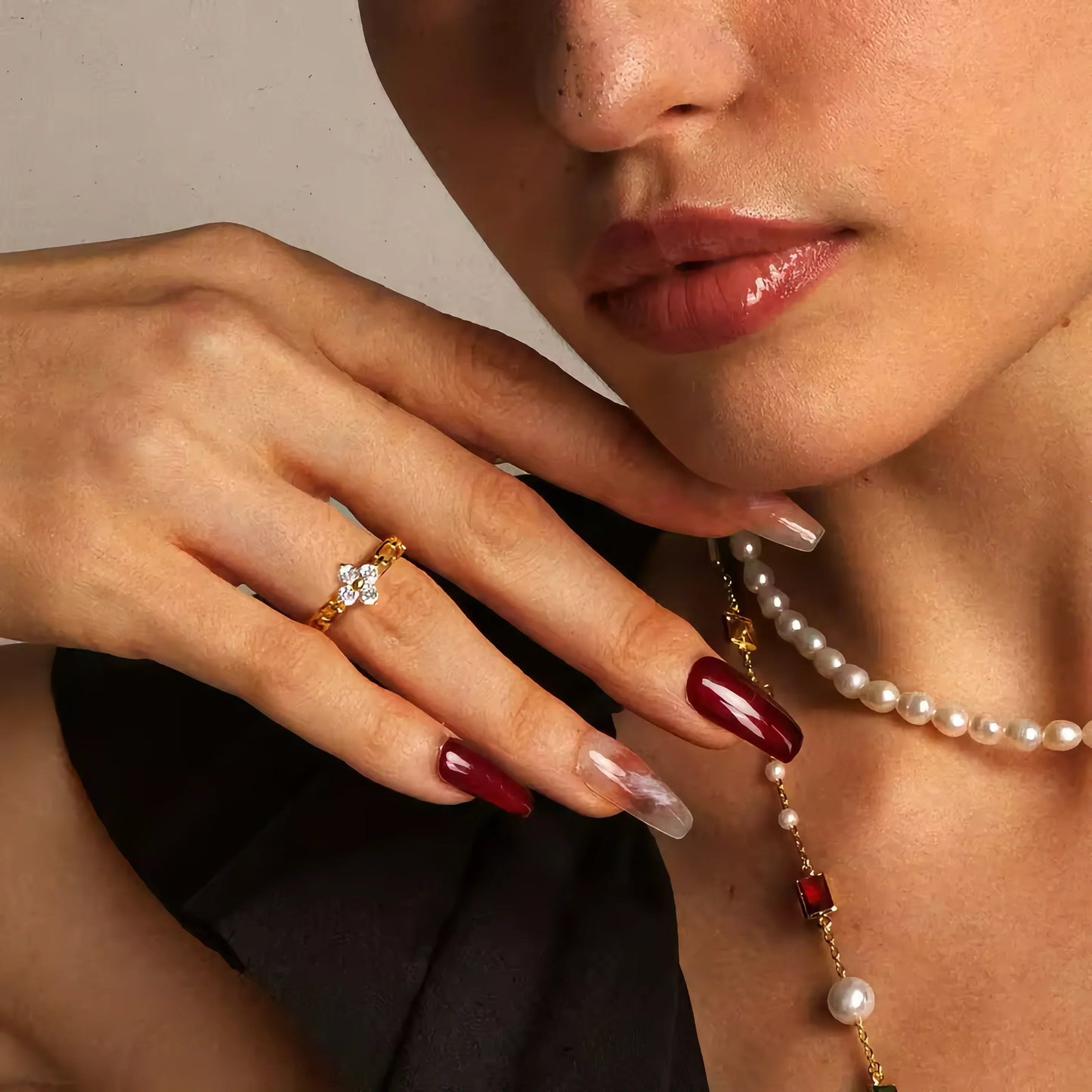 [Royal Vicky]Clestine Diamond Petal Ring