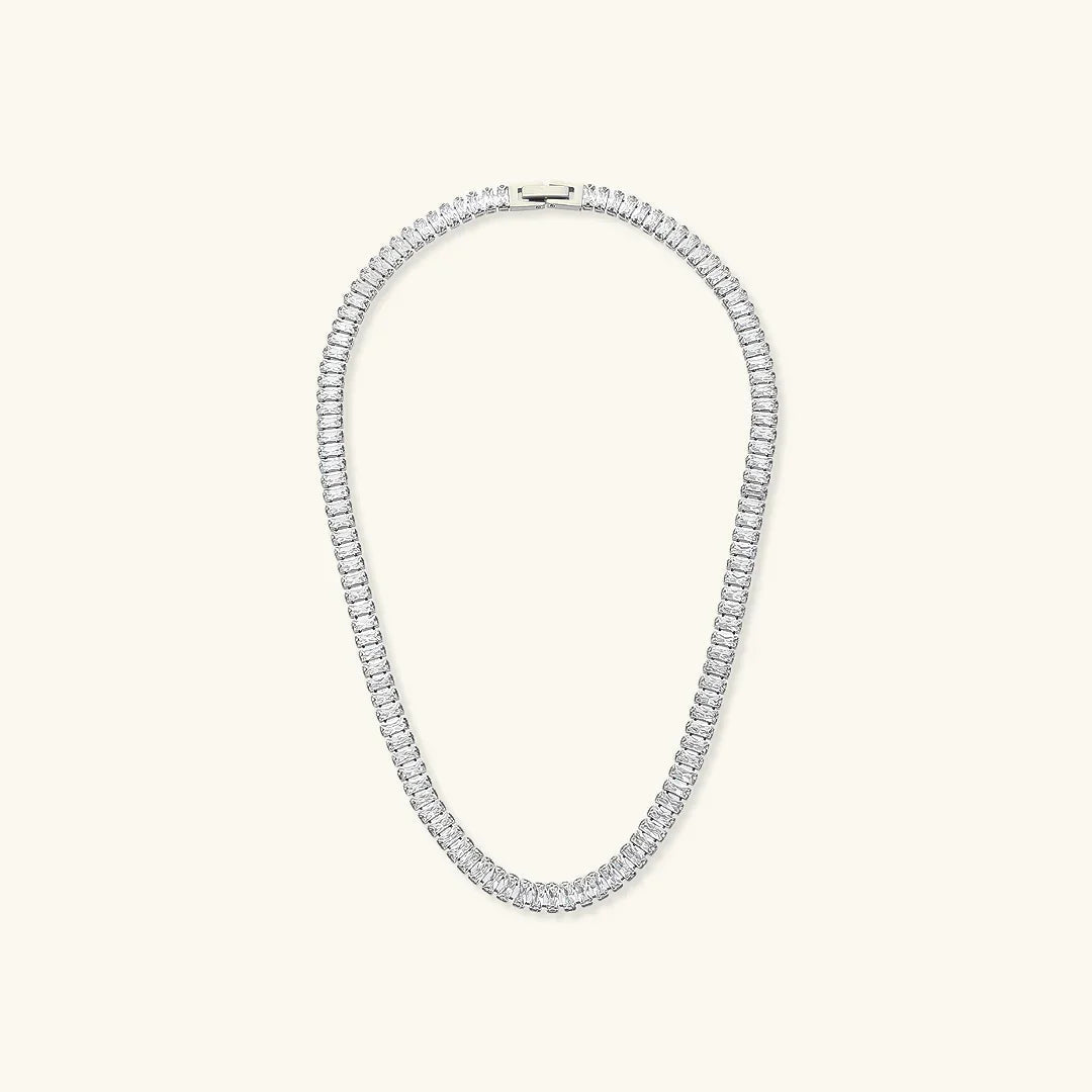 {
  "Royal&Vicky": "ゾーラ ダイヤモンドネックレス"
}