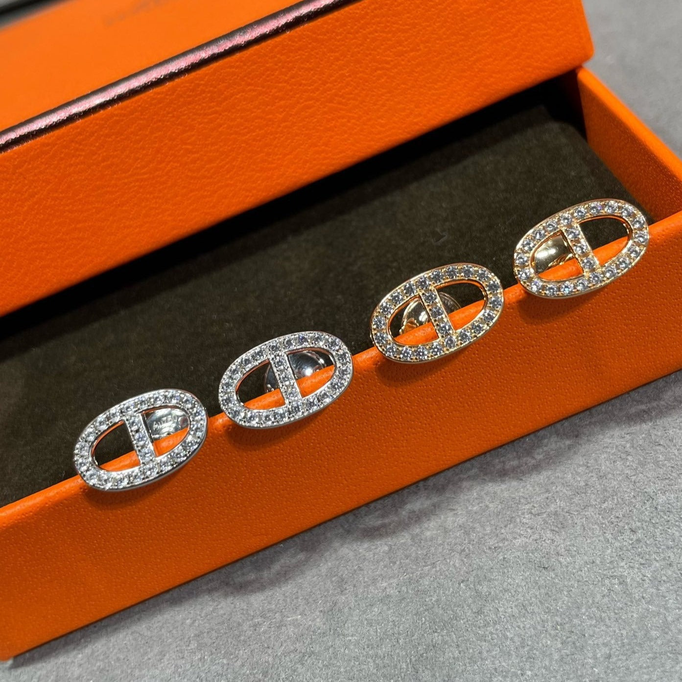 [Vicky]HM FULL DIAMOND PIG NOSE STUD EARRINGS
