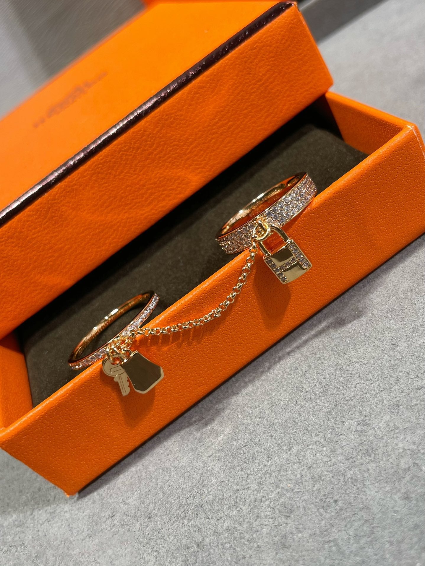 [Vicky]HM KELLY CLOCHETTE DOPPELRING MIT DIAMANTEN