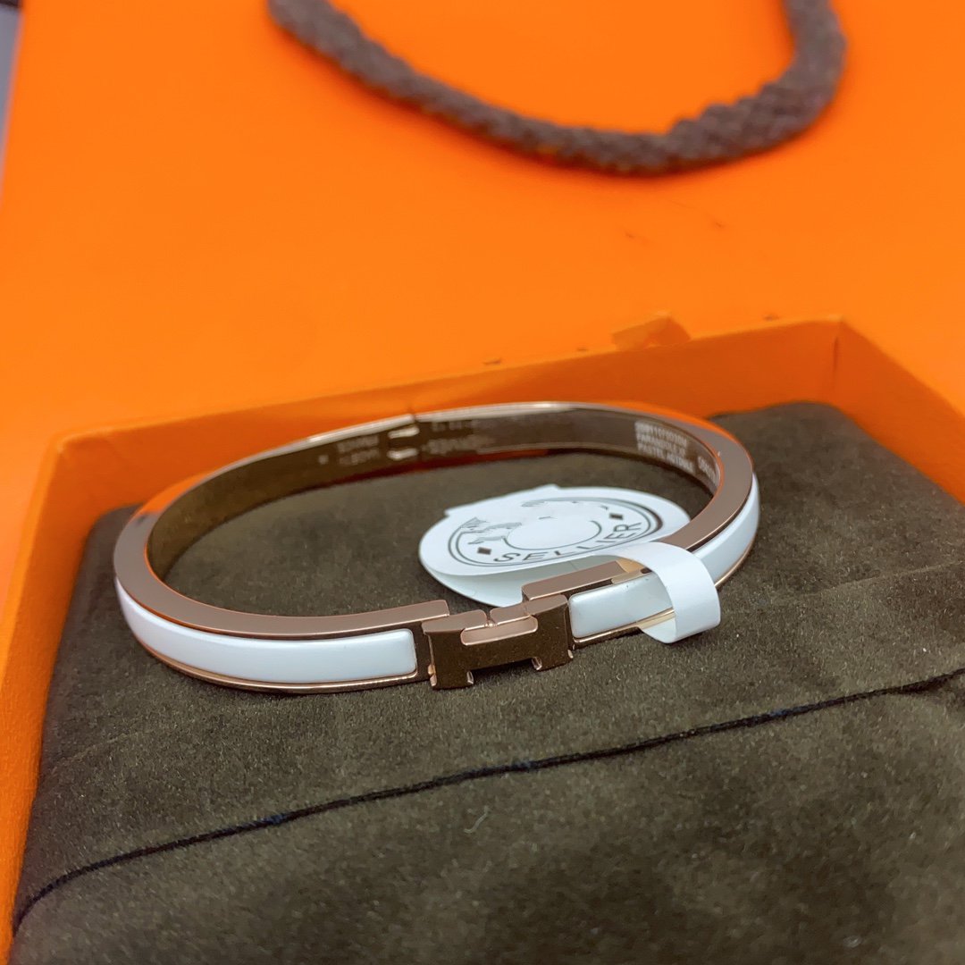 [Vicky]CLASSIC HM CLIC WHITE 8MM ENAMEL BRACELET