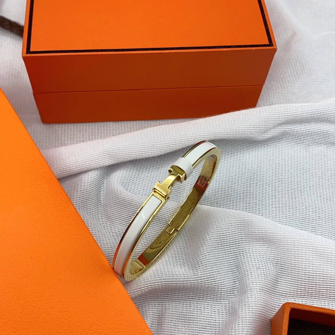 [Vicky]CLASSIC HM CLIC WHITE 8MM ENAMEL BRACELET