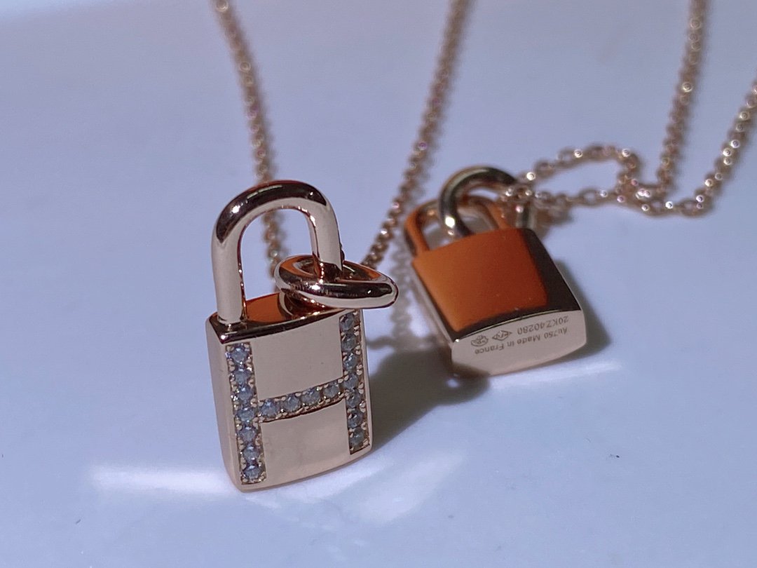 [Vicky]HM ADVANCED NICHE LOCK HEAD NECKLACE DIAMONDS