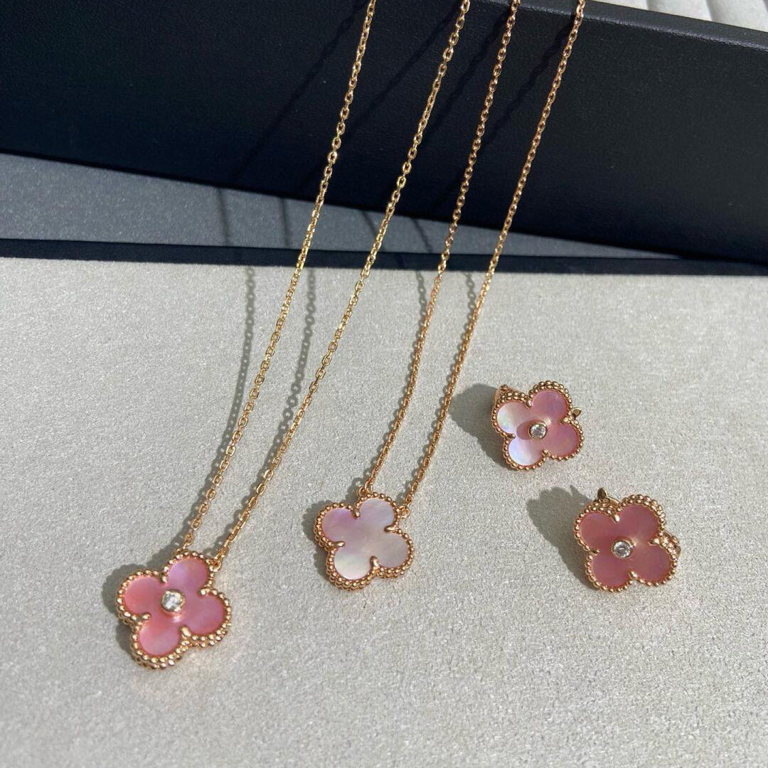 [Royal&Vicky]CLOVER 15MM DIAMOND PINK MOP NECKLACE