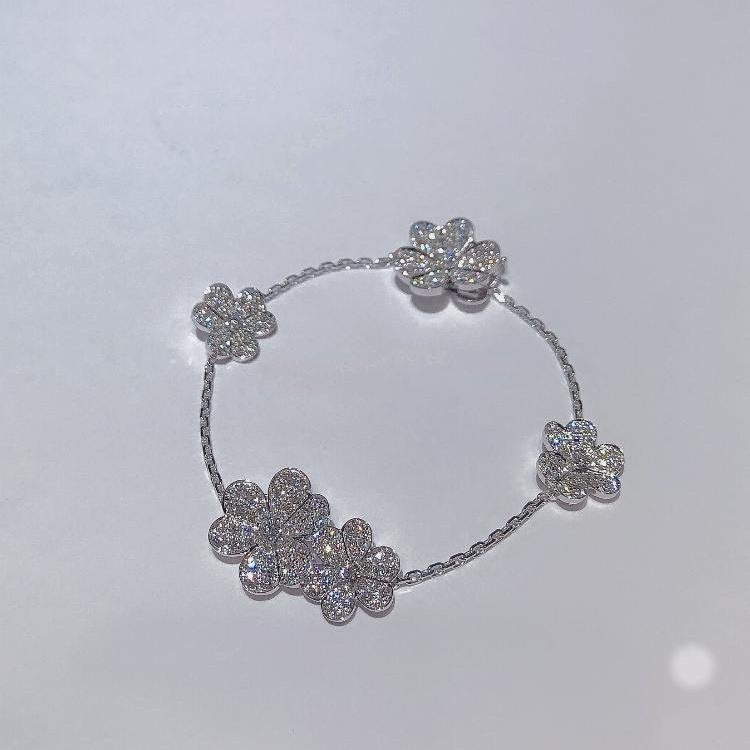 [Vicky]FRIVOLE SILVER 5 FLOWERS BRACELET