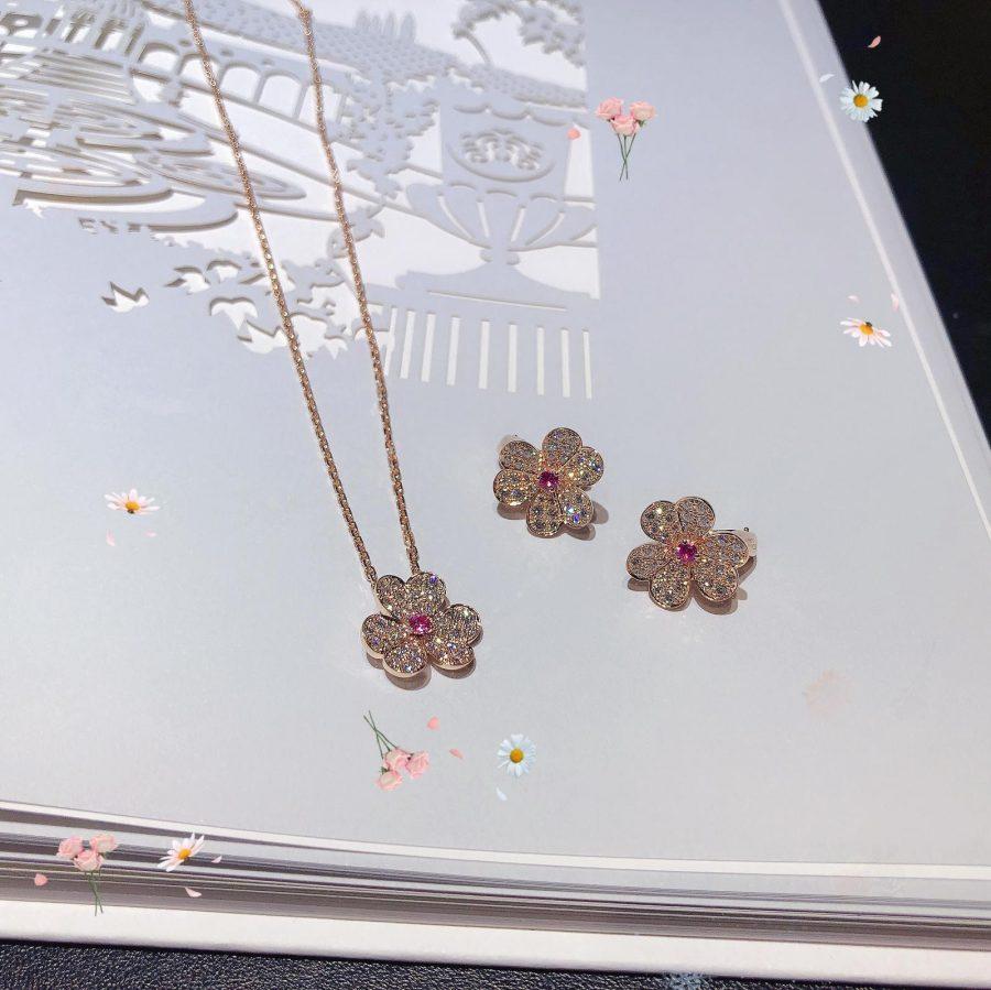 [Royal&Vicky]FRIVOLE PINK GOLD FLOWER DIAMOND EARRINGS