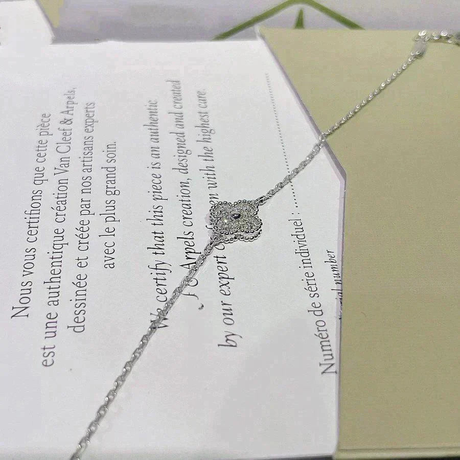 [Vicky]CLOVER  SINGLE FLOWER BRACELET SILVER