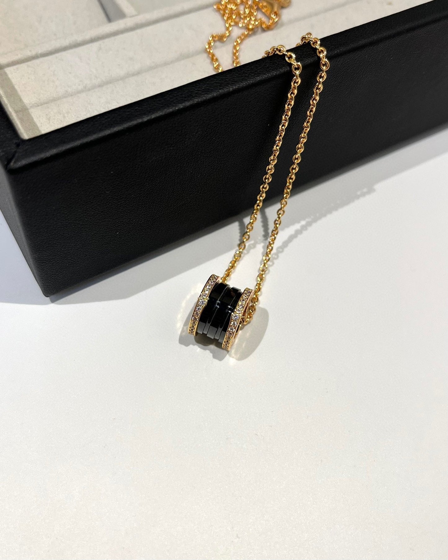 [Vicky]ZERO 1 BLACK CERAMIC DIAMOND PINK GOLD NECKLACE