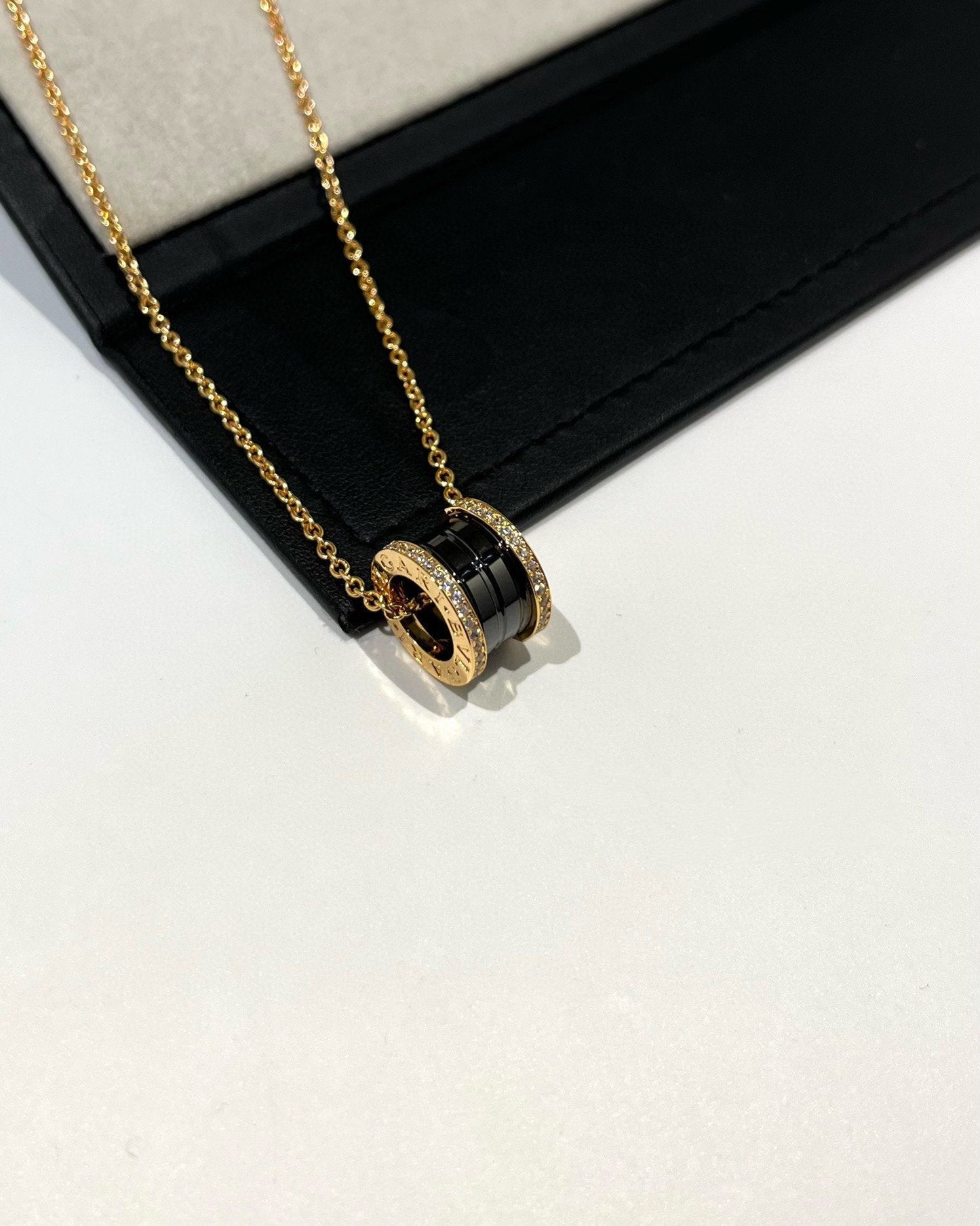 [Vicky]ZERO 1 BLACK CERAMIC DIAMOND PINK GOLD NECKLACE